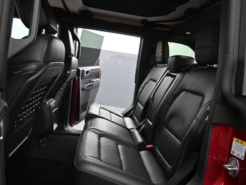 Used 2025 Ford Bronco Badlands AWD/4WD image 19