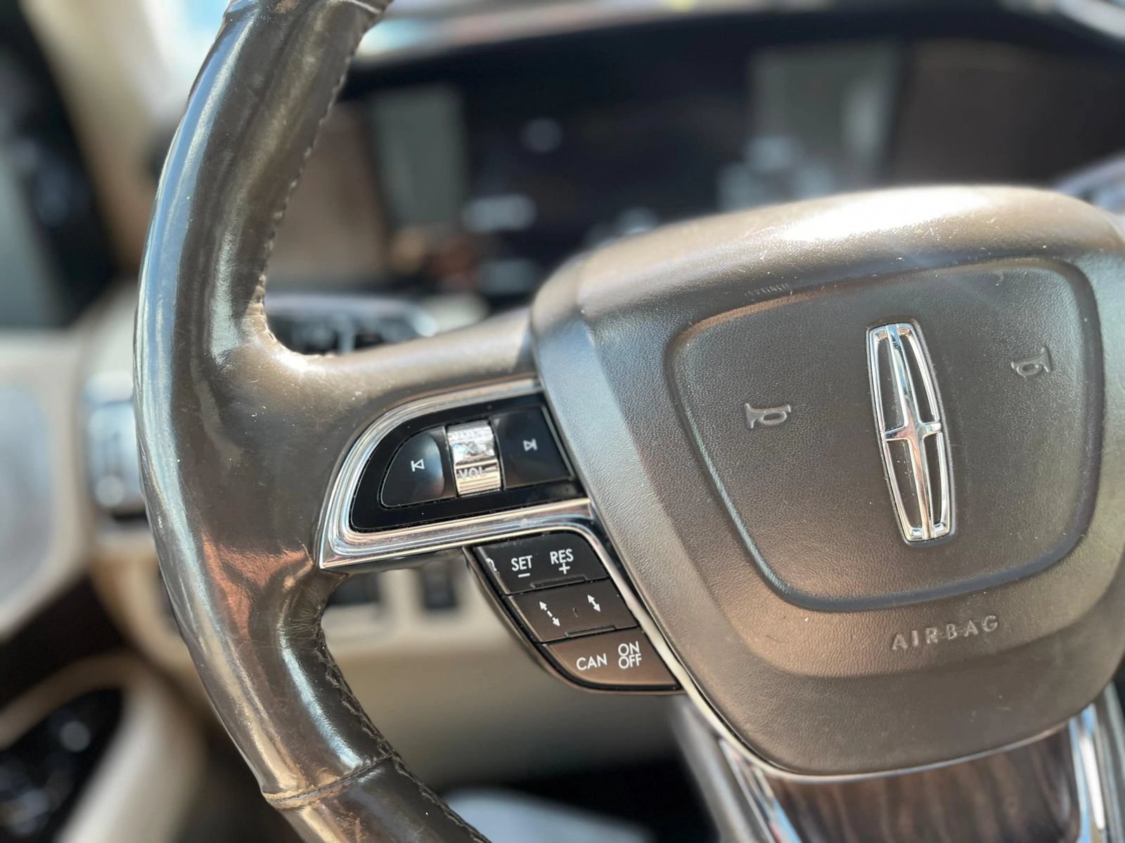 Used 2020 Lincoln Navigator Reserve w/ Luxury Package RWD image 15