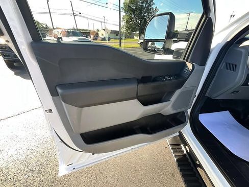 Used 2023 Ford F250 XL AWD/4WD image 11