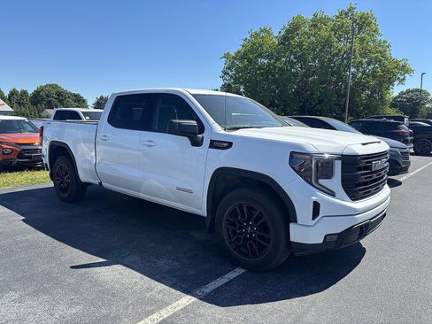 Used 2023 GMC Sierra 1500 Elevation w/ LPO, Elevation Black Package AWD/4WD image 2