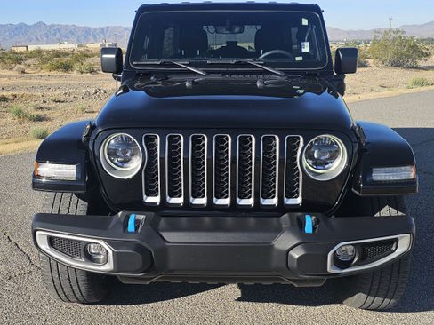 Used 2023 Jeep Wrangler Unlimited Sahara AWD/4WD image 2