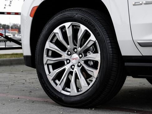 Used 2022 GMC Yukon XL Denali image 69