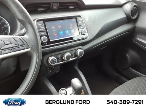 Used 2021 Nissan Kicks S FWD image 28
