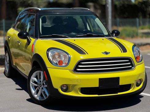 Used 2011 MINI Cooper Countryman FWD image 2