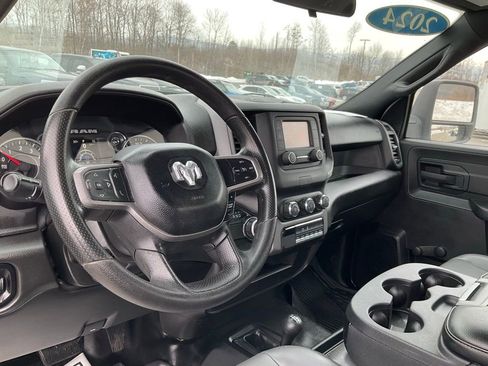 Used 2024 RAM 2500 Tradesman w/ Chrome Appearance Group image 22