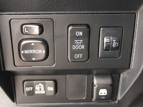 Used 2016 Toyota Tundra SR5 image 22