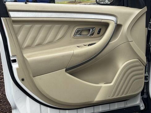 Used 2017 Ford Taurus SEL w/ Equipment Group 201A image 20