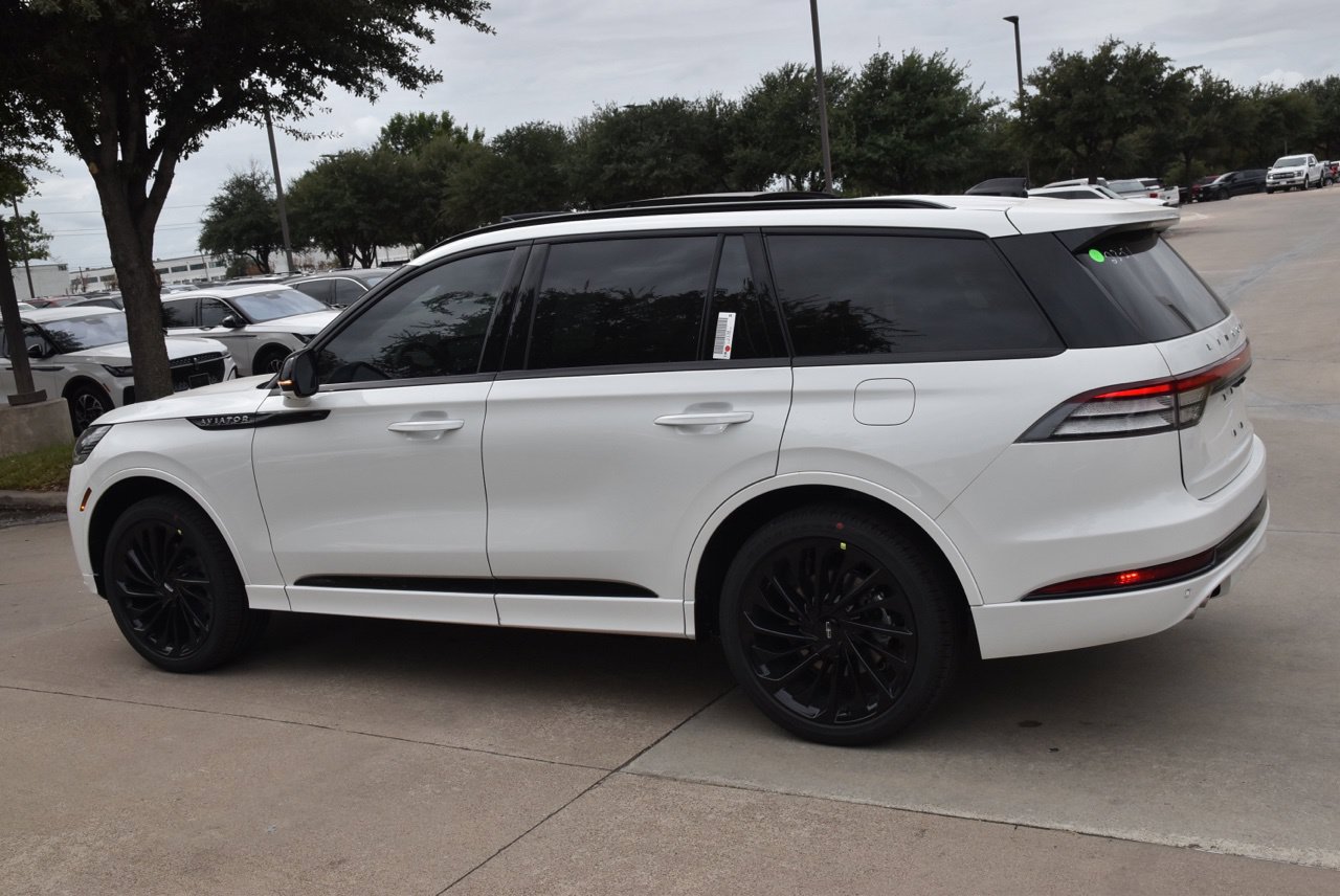 New 2027 Lincoln Aviator Reserve AWD/4WD image 10