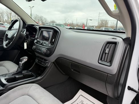Used 2022 Chevrolet Colorado W/T image 12