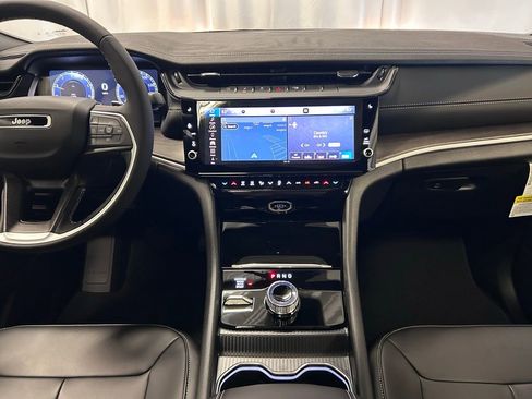 New 2026 Jeep Grand Cherokee L Limited AWD/4WD image 13
