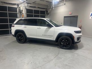 New 2025 Jeep Grand Cherokee Limited w/ Black Appearance Package video 1