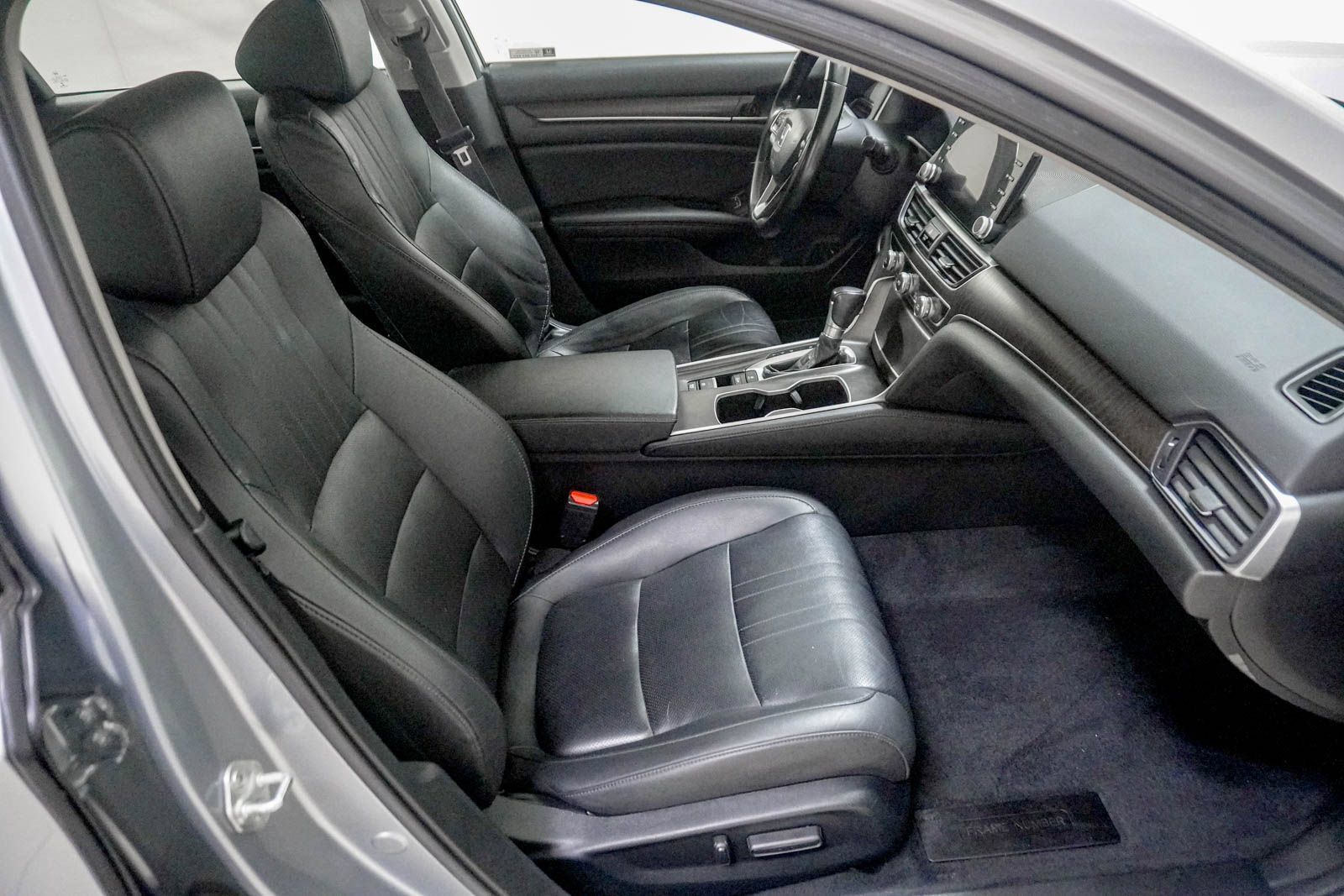 Used 2021 Honda Accord EX-L image 31
