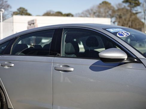 Certified 2024 Honda Accord EX image 10