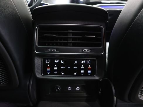 Certified 2023 Audi SQ8 Premium Plus w/ SQ8 Luxury Package AWD/4WD image 25
