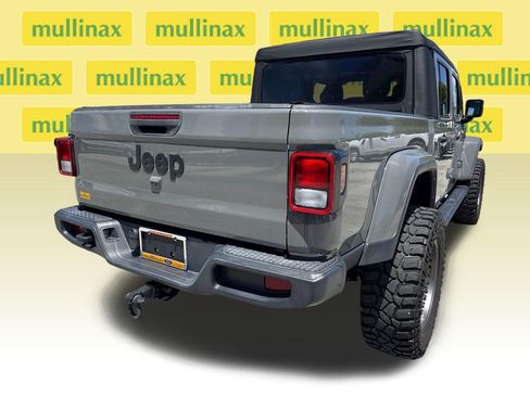 Used 2022 Jeep Gladiator Sport image 4