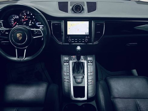 Used 2017 Porsche Macan AWD/4WD image 27