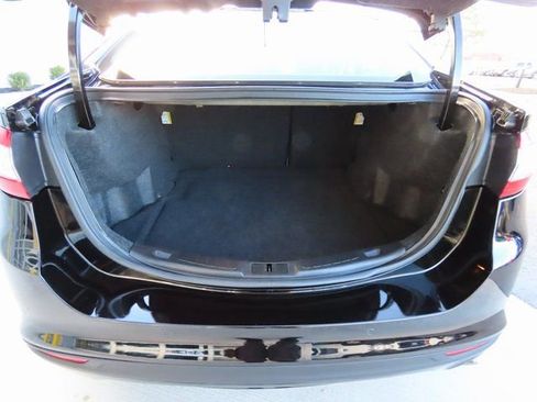 Used 2016 Ford Fusion SE w/ Equipment Group 202A image 19