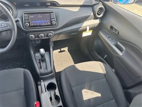 New 2025 Nissan Kicks Play S image 28