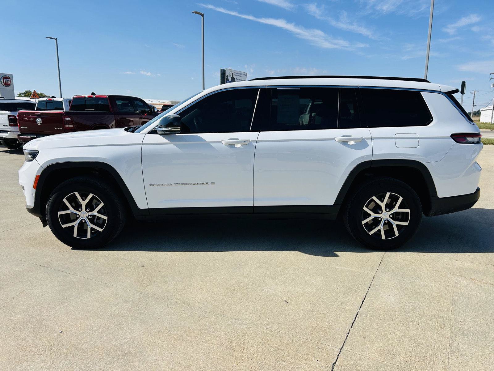 Used 2024 Jeep Grand Cherokee L Limited w/ Luxury Tech Group II AWD/4WD image 43