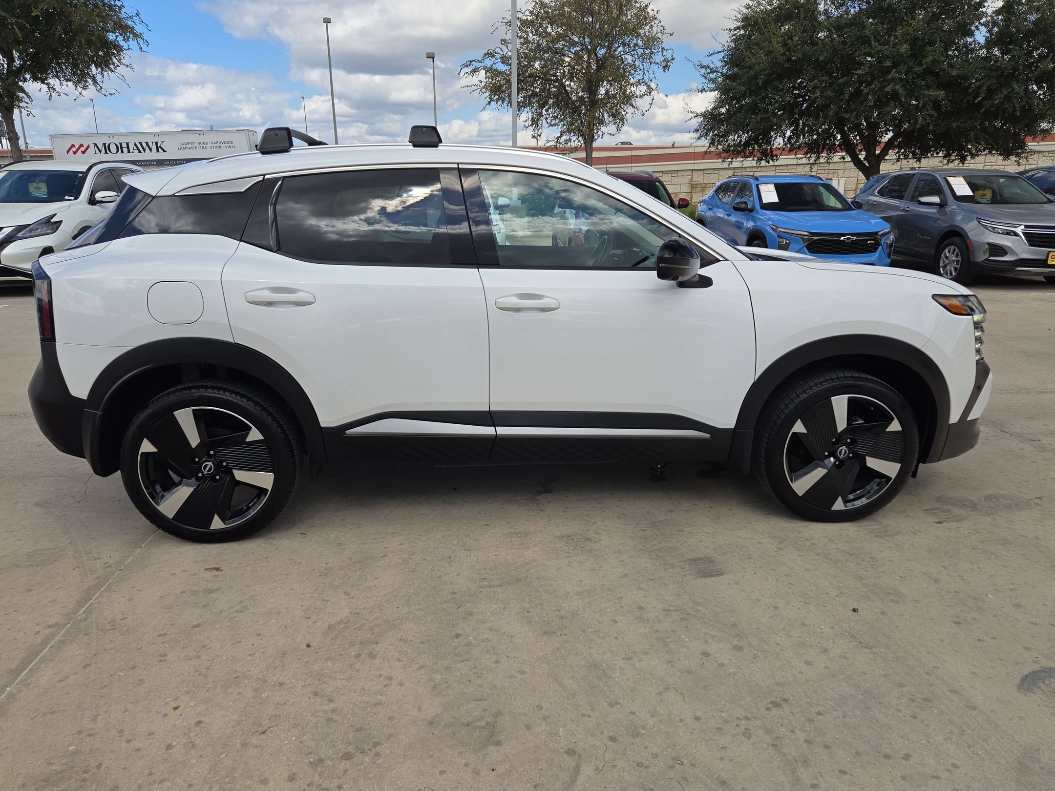 Certified 2026 Nissan Kicks SR w/ Cold Weather Package FWD image 2