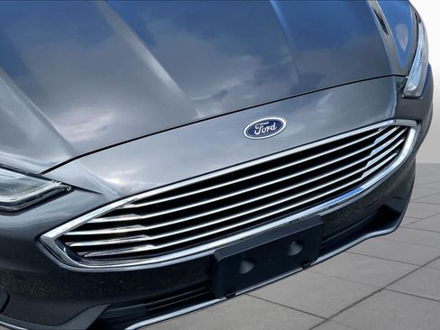 Used 2019 Ford Fusion SE FWD image 29