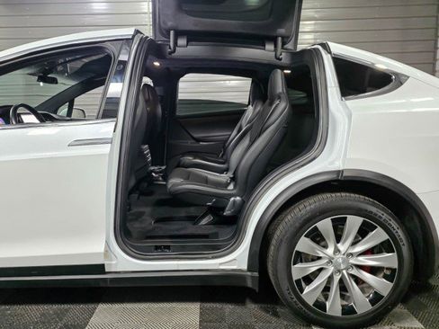 Used 2019 Tesla Model X Performance image 16