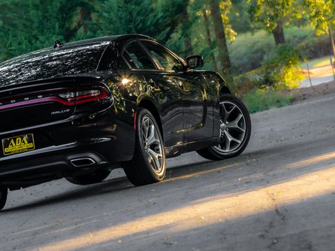Used 2017 Dodge Charger SXT w/ Plus Group RWD image 26