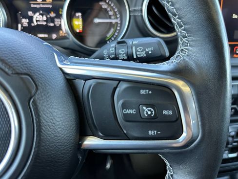 Used 2023 Jeep Wrangler Unlimited Sahara w/ Cold Weather Group AWD/4WD image 25