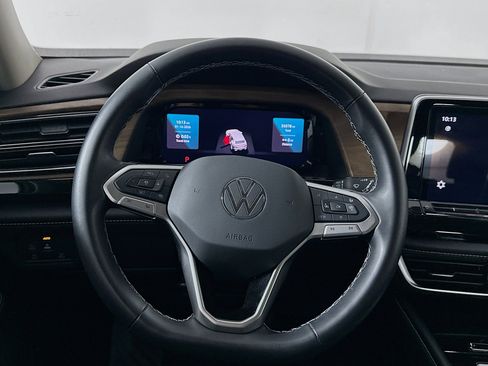 Used 2024 Volkswagen Atlas SE image 18