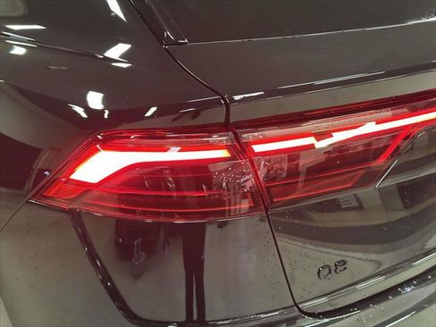 Used 2025 Audi Q8 Premium Plus w/ Premium Plus Package image 9