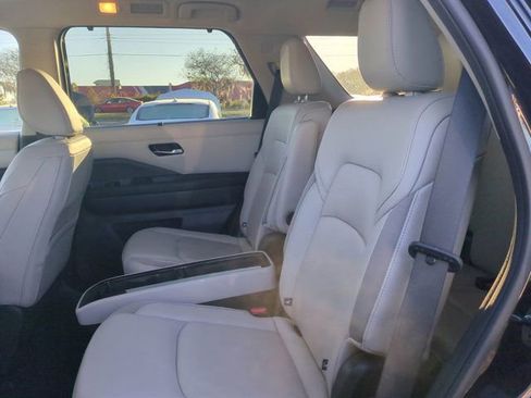 Used 2023 Nissan Pathfinder SL w/ SL Premium Package image 14