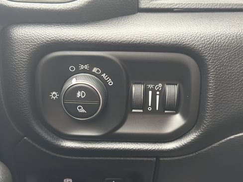 New 2026 RAM 1500 4x4 Crew Cab image 22