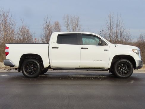 Used 2018 Toyota Tundra SR5 image 2
