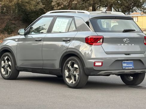 Certified 2023 Hyundai Venue SEL image 6