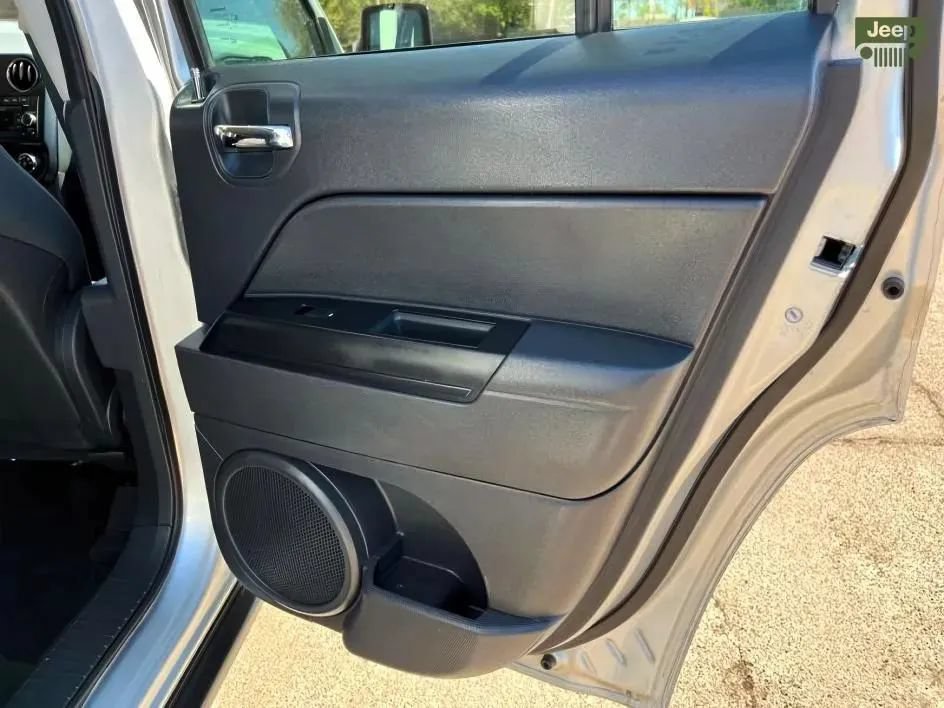 Used 2012 Jeep Patriot Latitude FWD image 18