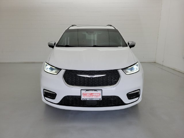 Used 2023 Chrysler Pacifica Pinnacle AWD/4WD image 3