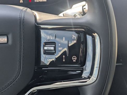 Used 2025 Land Rover Range Rover Sport Dynamic SE image 23