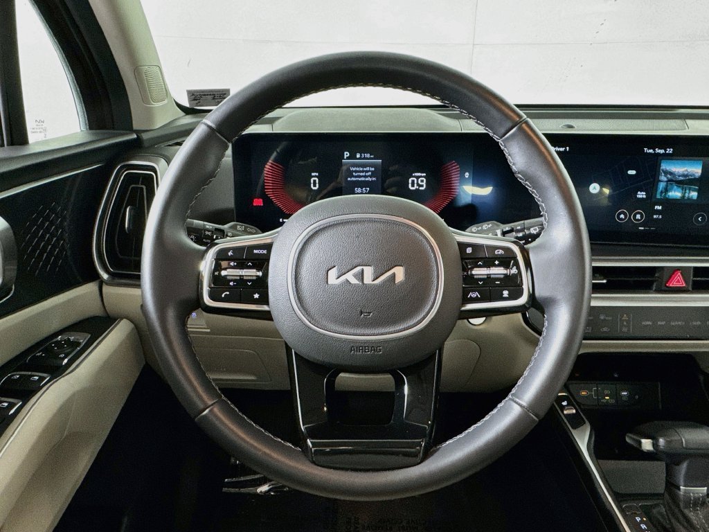 Used 2025 Kia Sorento EX AWD/4WD image 11