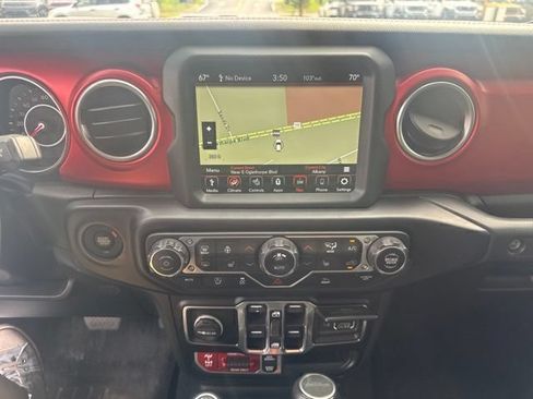 Used 2022 Jeep Gladiator Rubicon w/ LED Lighting Group AWD/4WD image 19