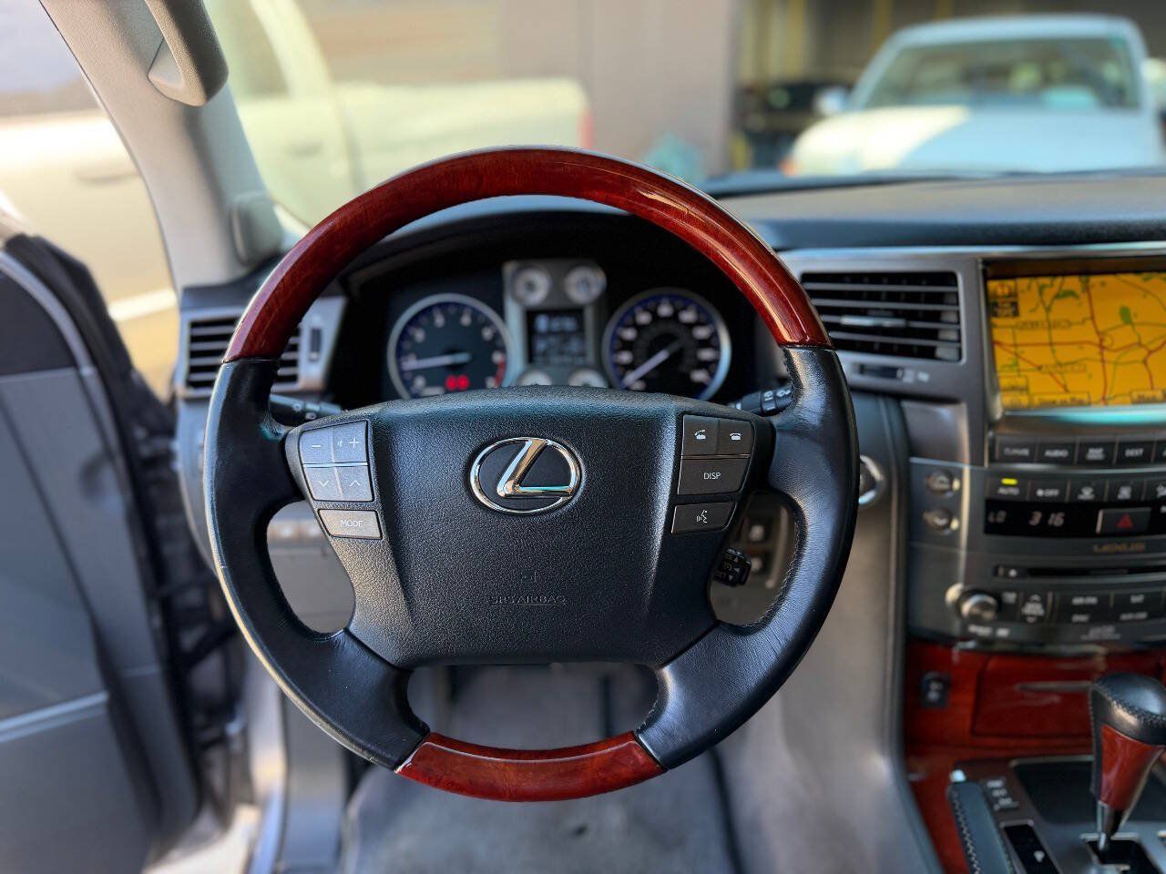 Used 2010 Lexus LX 570 4WD w/ Preferred Accessory Package image 25