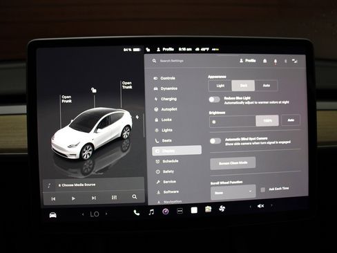 Used 2022 Tesla Model Y Long Range image 19