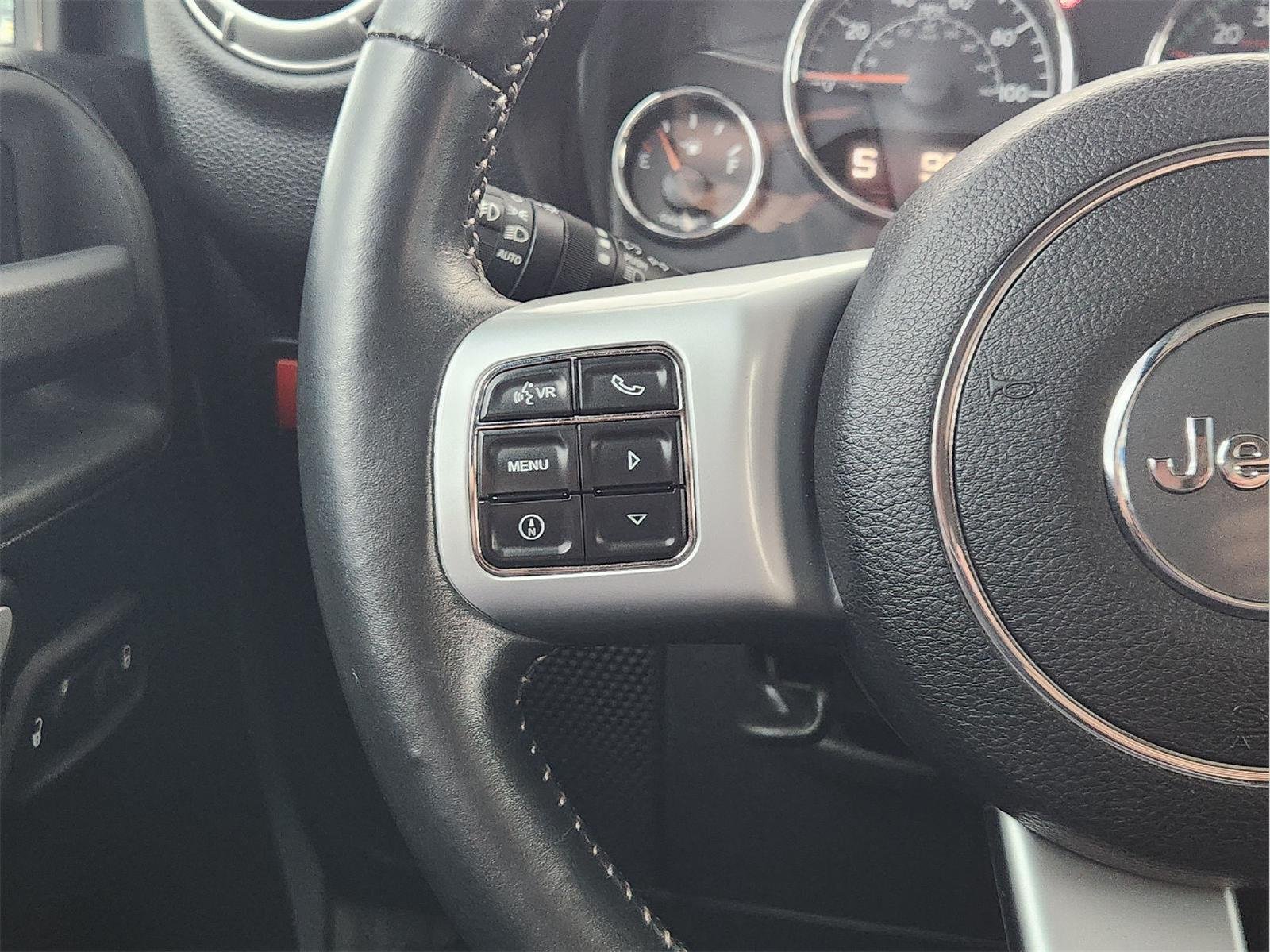 Used 2014 Jeep Wrangler Unlimited Rubicon AWD/4WD image 27