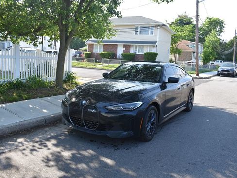 Used 2023 BMW i4 eDrive35 RWD image 3