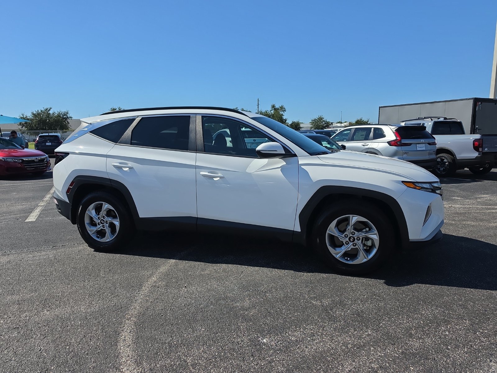 Used 2023 Hyundai Tucson SEL FWD image 2