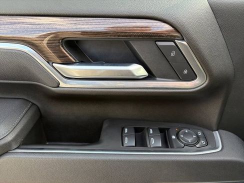 Used 2025 Chevrolet Silverado 2500 LT w/ Convenience Package image 4