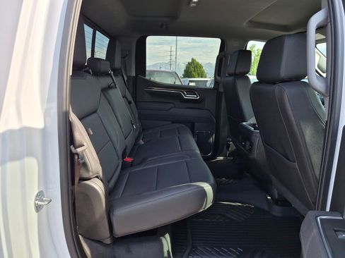 Used 2025 Chevrolet Silverado 1500 LT Trail Boss w/ Convenience Package II AWD/4WD image 30