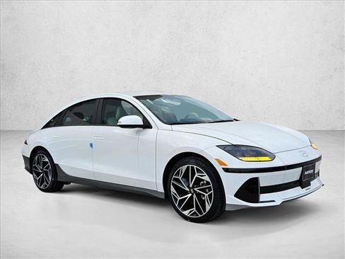 New 2025 Hyundai Ioniq 6 SEL image 5