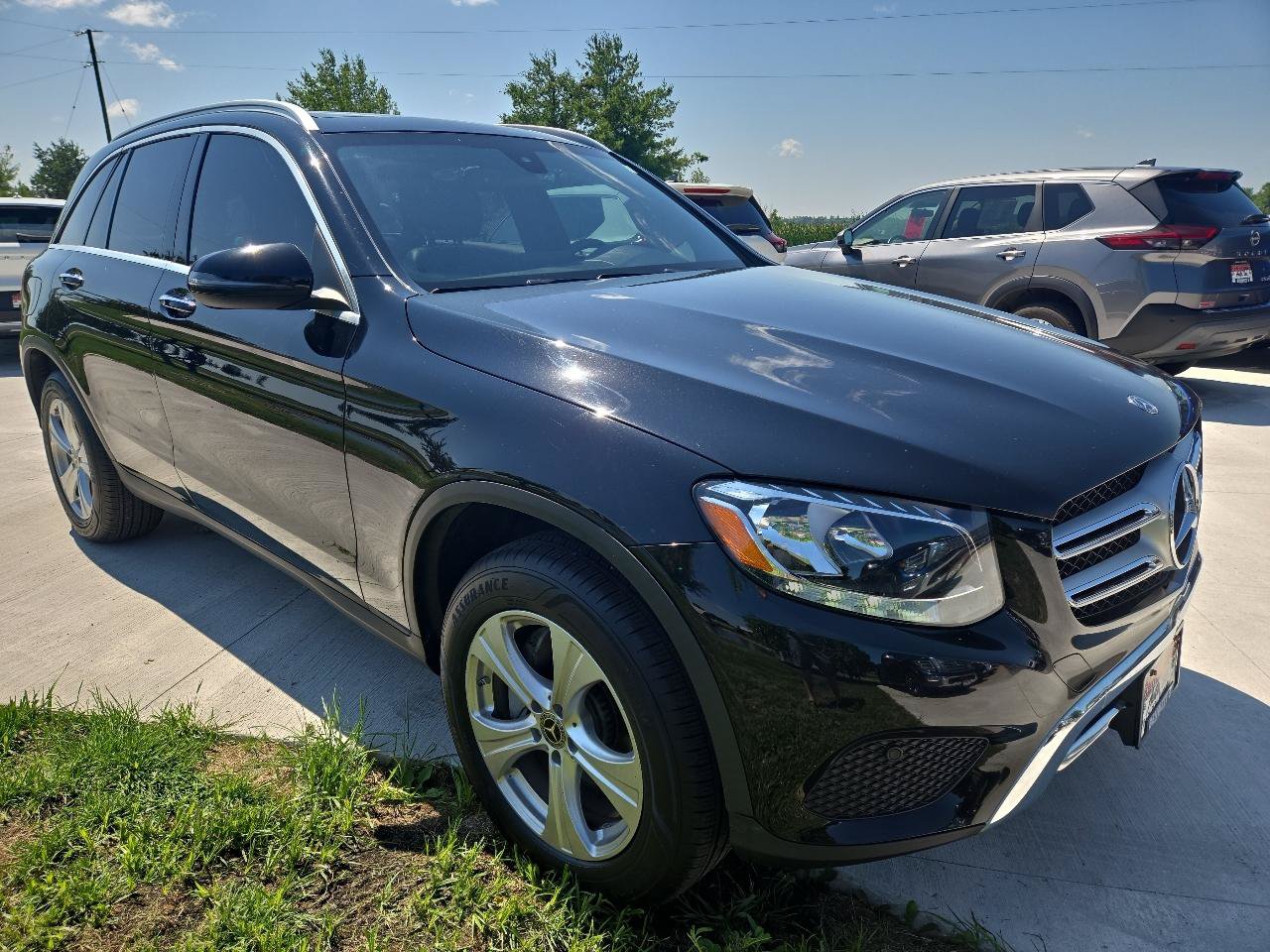 Used 2017 Mercedes-Benz GLC 300 w/ Premium 1 Package image 6