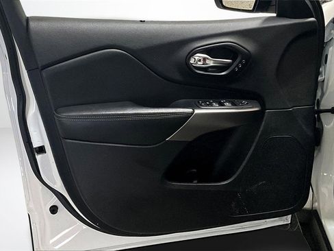 Used 2022 Jeep Cherokee Limited image 20