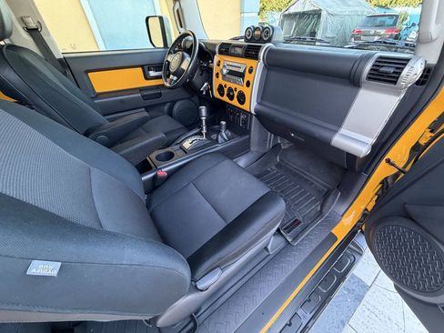 Used 2010 Toyota FJ Cruiser 4WD image 20